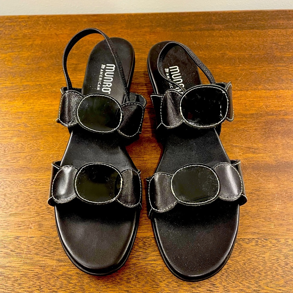 Munro Black Patent Sandals (11N)